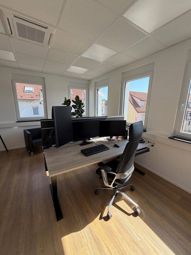 Pronájem kanceláře 356 m², Heilbronner Straße 8, Kirchardt, Bádensko-Württembersko Pronájem kanceláře 356 m², Heilbronner Straße 8, Kirchardt, Bádensko-Württembersko