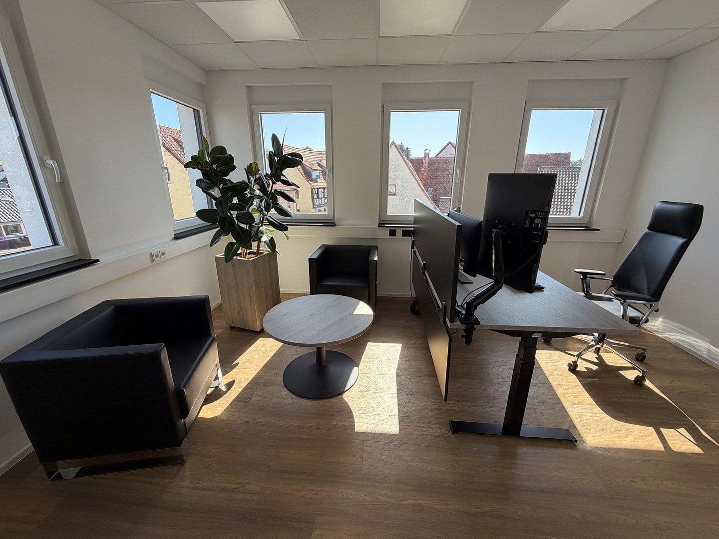 Pronájem kanceláře 356 m², Heilbronner Straße 8, Kirchardt, Bádensko-Württembersko Pronájem kanceláře 356 m², Heilbronner Straße 8, Kirchardt, Bádensko-Württembersko