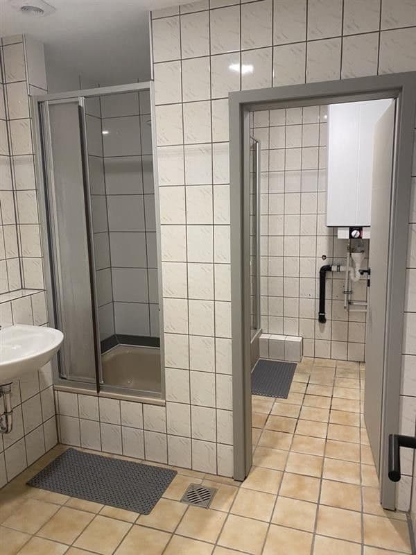 Pronájem kanceláře 320 m², Bad Neuenahr-Ahrweiler, Porýní-Falc Pronájem kanceláře 320 m², Bad Neuenahr-Ahrweiler, Porýní-Falc