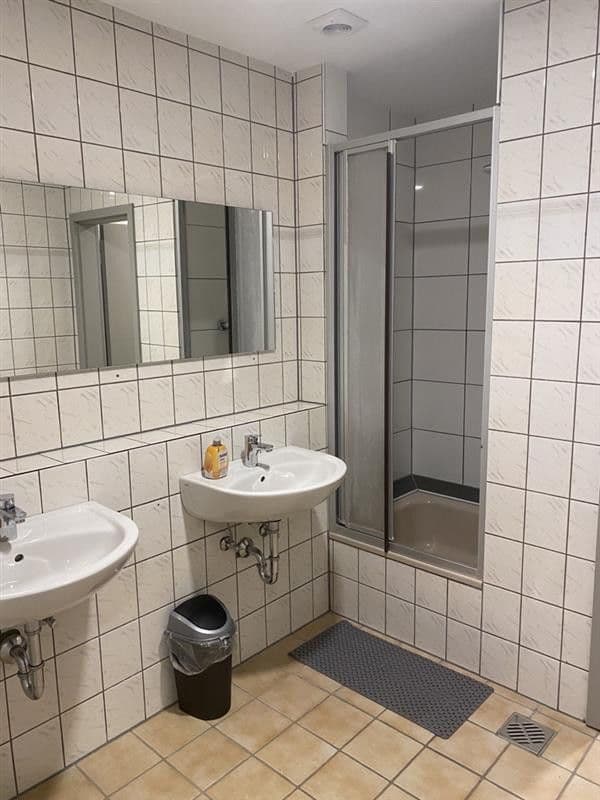 Pronájem kanceláře 320 m², Bad Neuenahr-Ahrweiler, Porýní-Falc Pronájem kanceláře 320 m², Bad Neuenahr-Ahrweiler, Porýní-Falc