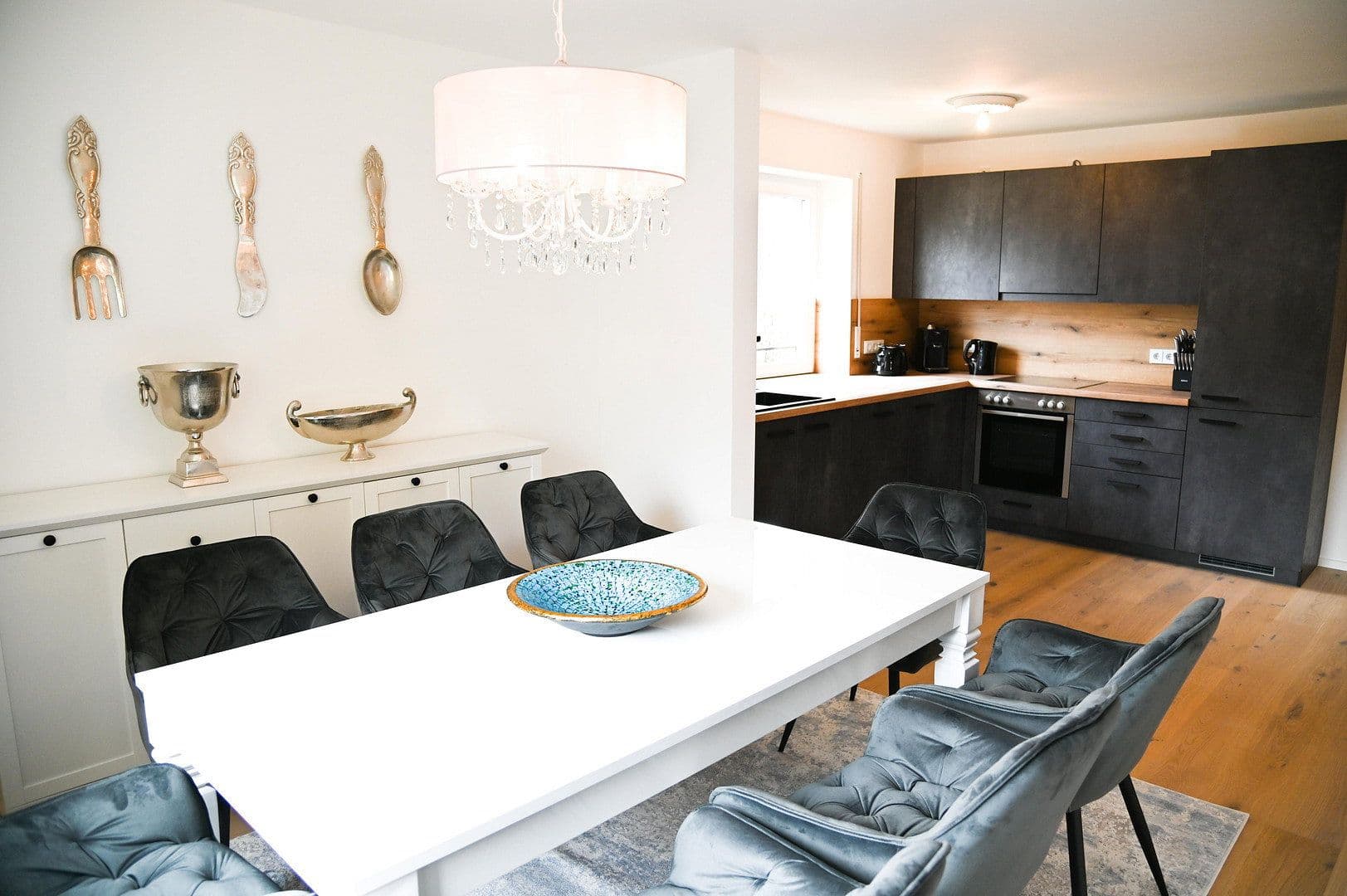 Prodej bytu 4+1 98 m², Steinstraße 18, Dachau, Bavorsko Prodej bytu 4+1 98 m², Steinstraße 18, Dachau, Bavorsko