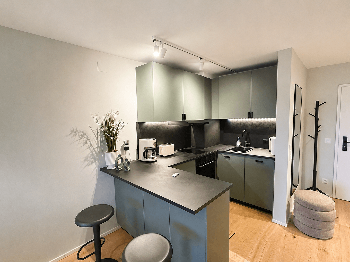 Pronájem bytu 1+kk 48 m², Herdweg 94G, Stuttgart, Bádensko-Württembersko Pronájem bytu 1+kk 48 m², Herdweg 94G, Stuttgart, Bádensko-Württembersko