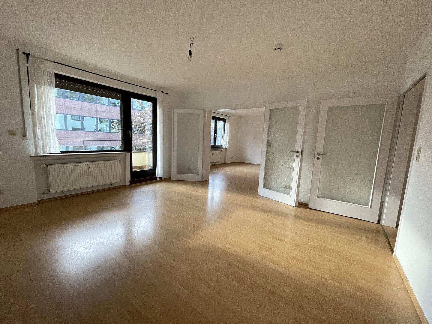 Pronájem bytu 4+1 120 m², Wiesenau 21, Frankfurt am Main, Hessen Pronájem bytu 4+1 120 m², Wiesenau 21, Frankfurt am Main, Hessen