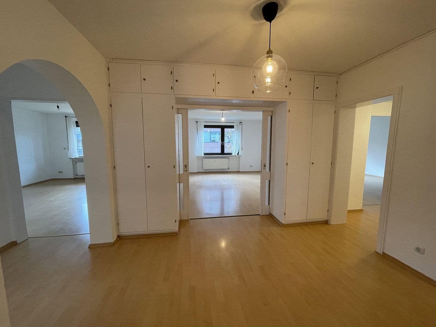Pronájem bytu 4+1 120 m², Wiesenau 21, Frankfurt am Main, Hessen Pronájem bytu 4+1 120 m², Wiesenau 21, Frankfurt am Main, Hessen