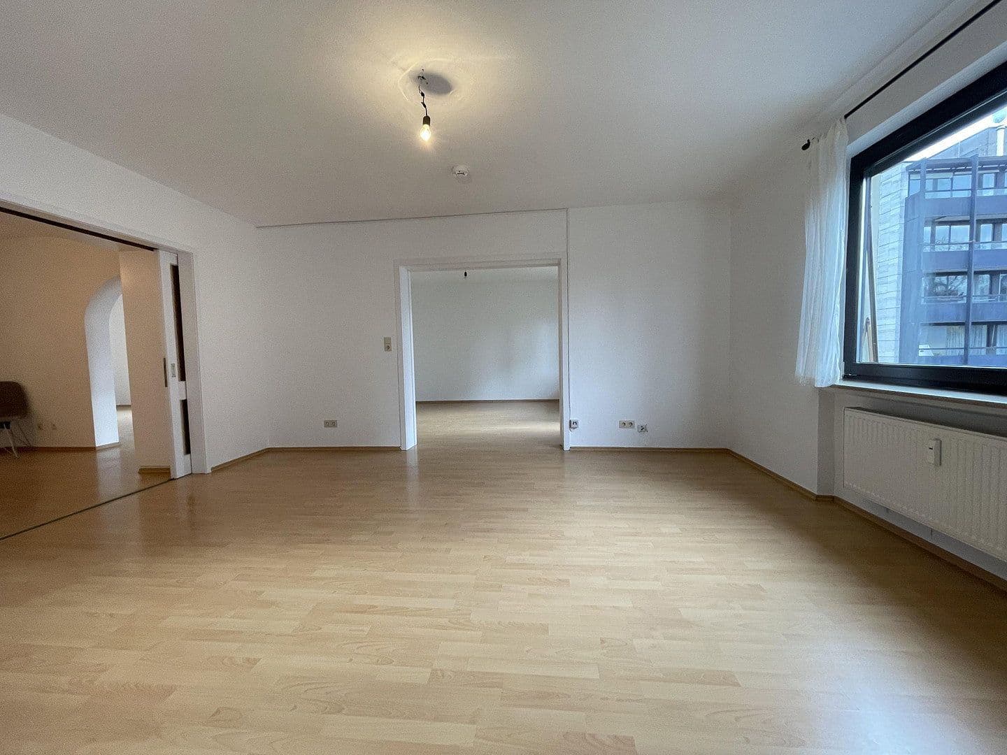 Pronájem bytu 4+1 120 m², Wiesenau 21, Frankfurt am Main, Hessen Pronájem bytu 4+1 120 m², Wiesenau 21, Frankfurt am Main, Hessen