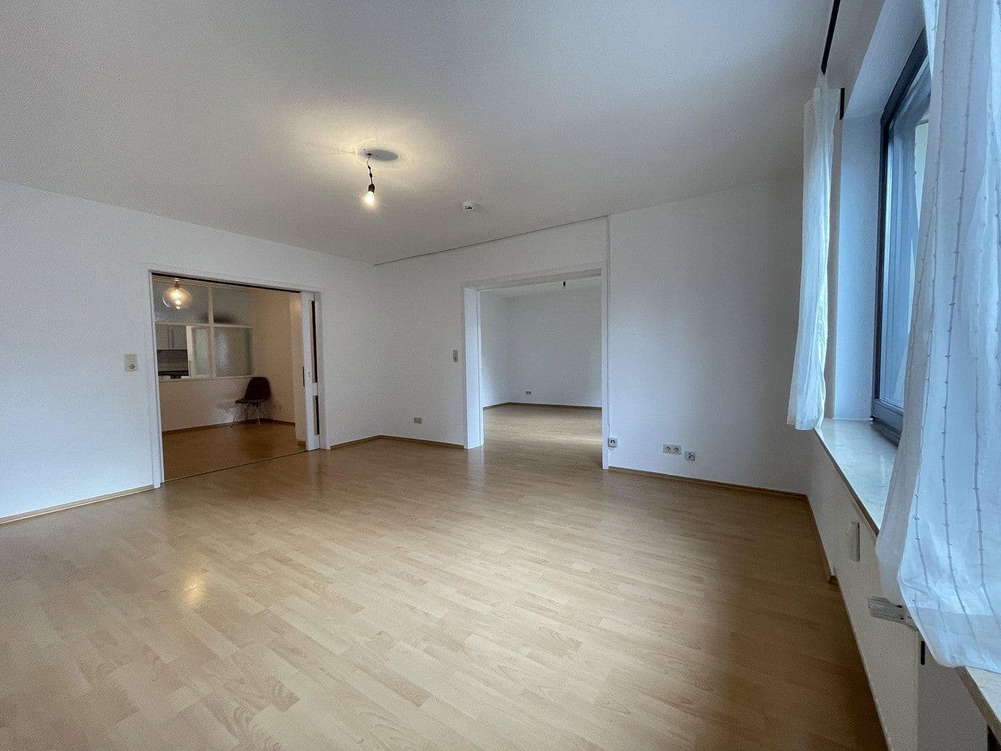 Pronájem bytu 4+1 120 m², Wiesenau 21, Frankfurt am Main, Hessen Pronájem bytu 4+1 120 m², Wiesenau 21, Frankfurt am Main, Hessen
