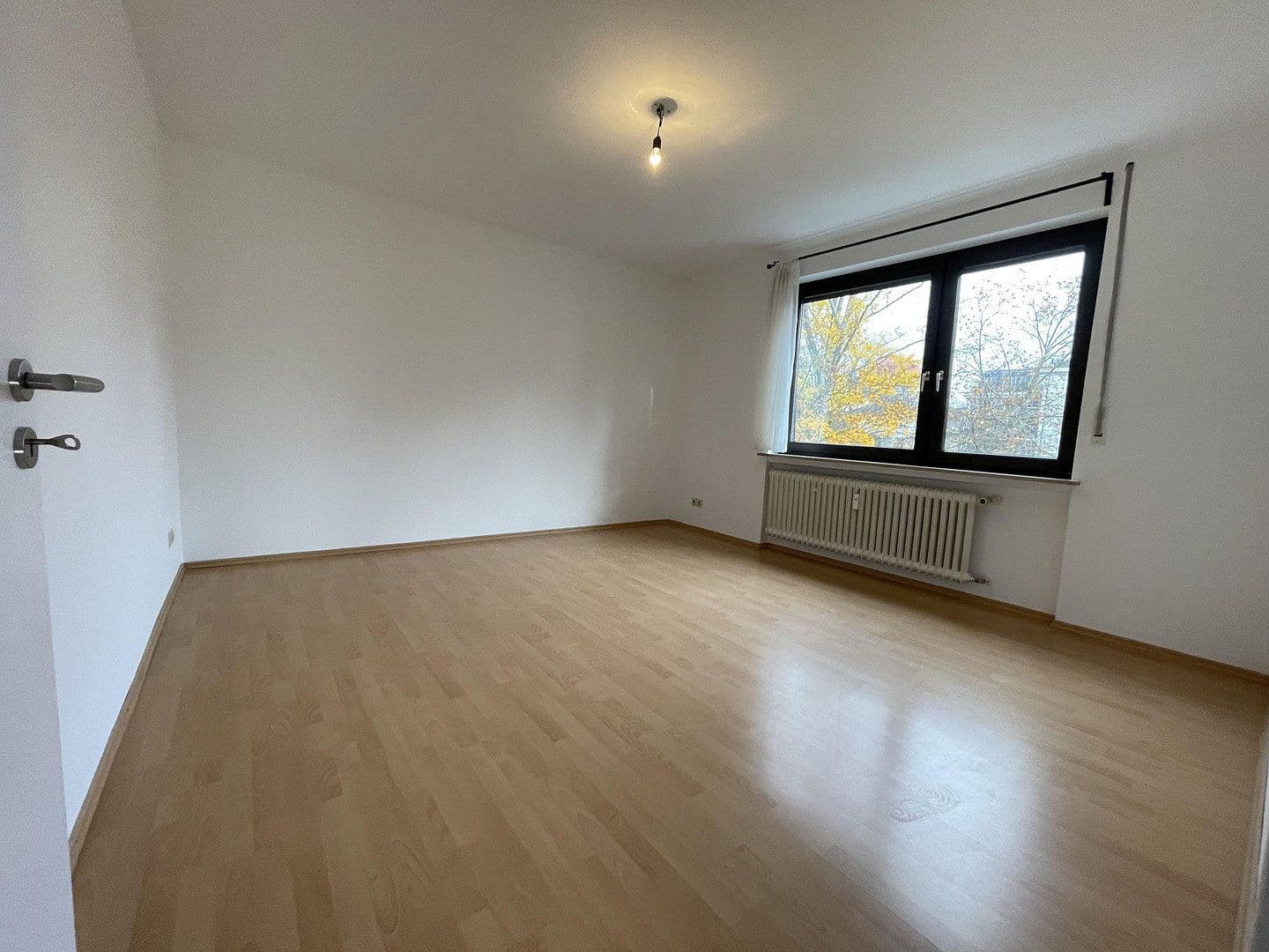 Pronájem bytu 4+1 120 m², Wiesenau 21, Frankfurt am Main, Hessen Pronájem bytu 4+1 120 m², Wiesenau 21, Frankfurt am Main, Hessen
