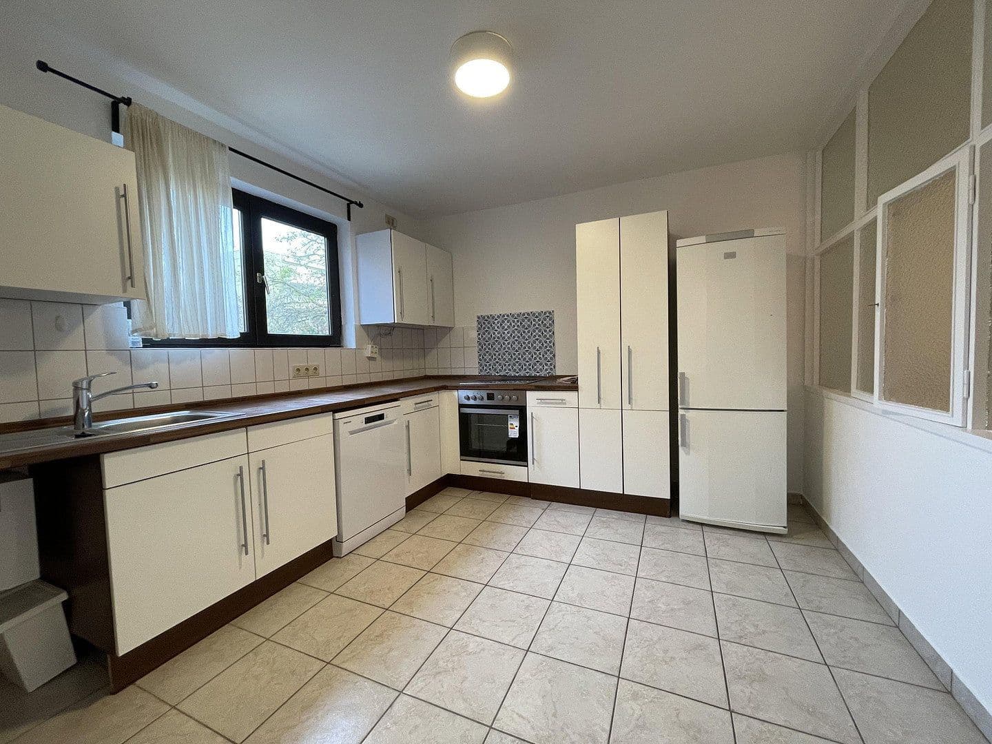 Pronájem bytu 4+1 120 m², Wiesenau 21, Frankfurt am Main, Hessen Pronájem bytu 4+1 120 m², Wiesenau 21, Frankfurt am Main, Hessen