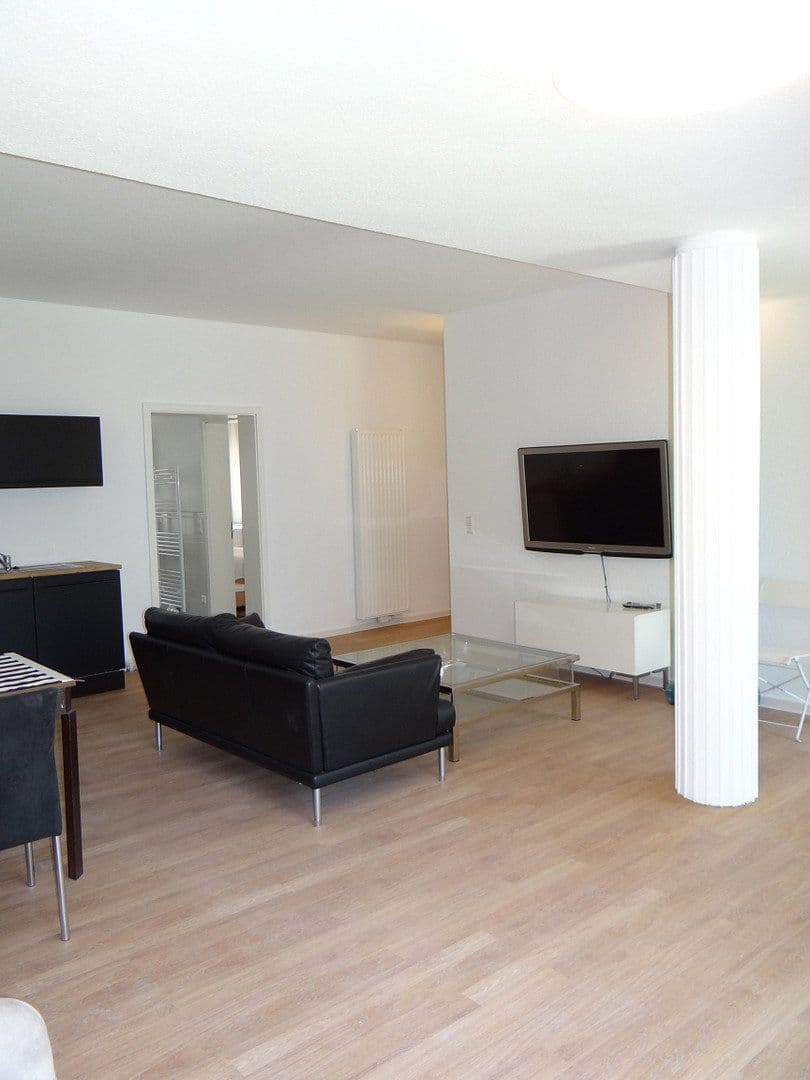 Pronájem bytu 3+1 88 m², Herdweg 35, Stuttgart, Bádensko-Württembersko Pronájem bytu 3+1 88 m², Herdweg 35, Stuttgart, Bádensko-Württembersko