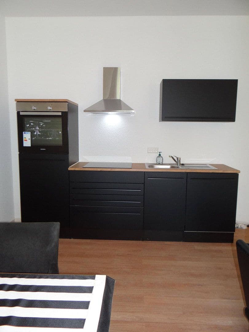 Pronájem bytu 3+1 88 m², Herdweg 35, Stuttgart, Bádensko-Württembersko Pronájem bytu 3+1 88 m², Herdweg 35, Stuttgart, Bádensko-Württembersko