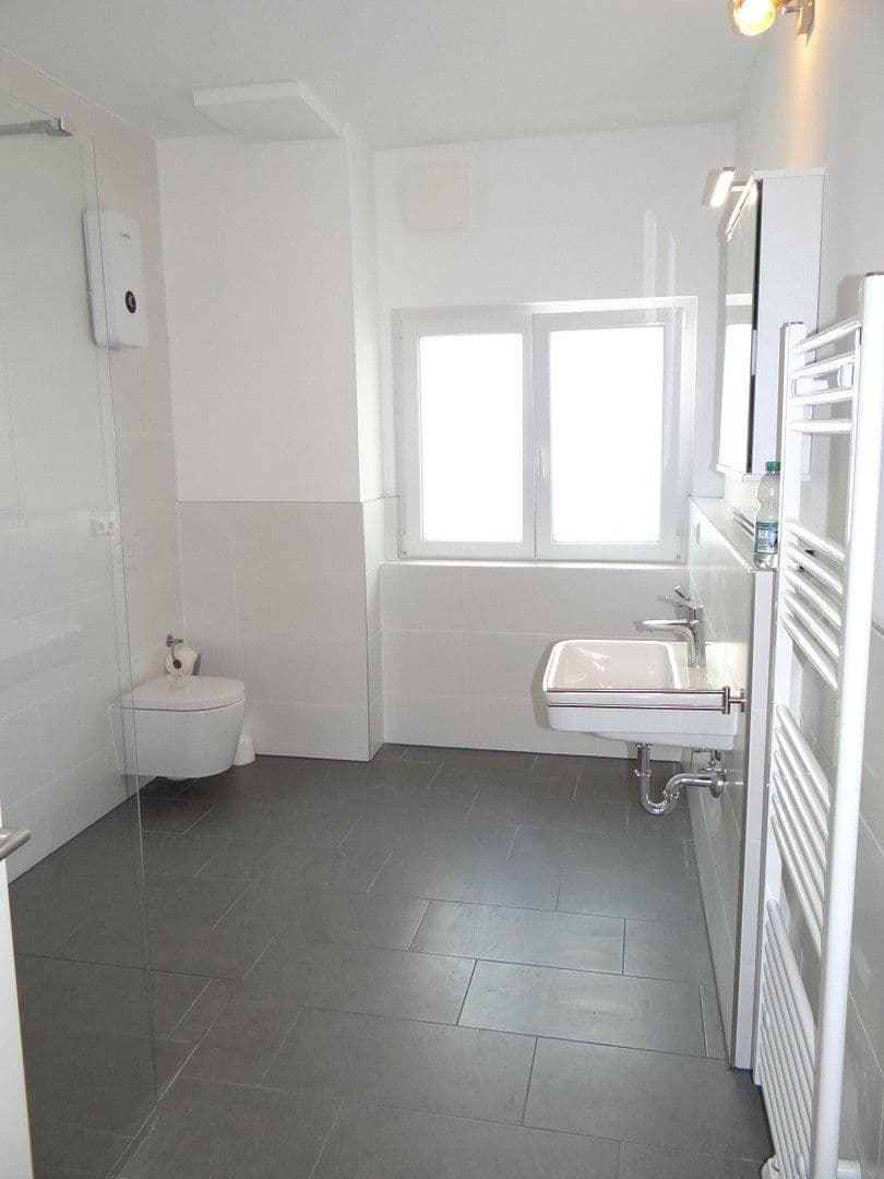 Pronájem bytu 3+1 88 m², Herdweg 35, Stuttgart, Bádensko-Württembersko Pronájem bytu 3+1 88 m², Herdweg 35, Stuttgart, Bádensko-Württembersko