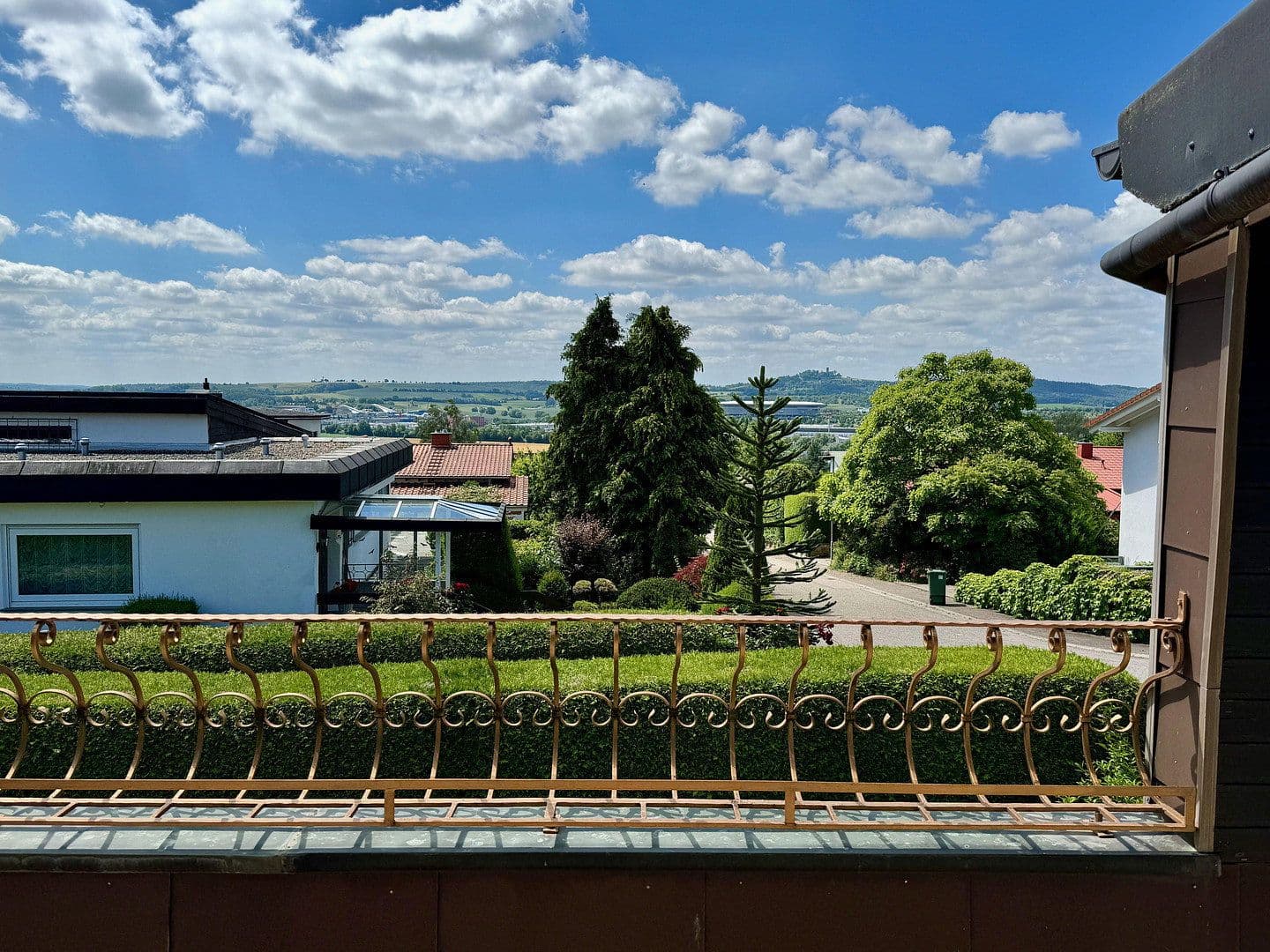 Prodej domu 131 m², pozemek 369 m², Stauferstraße 15, Sinsheim, Bádensko-Württembersko Prodej domu 131 m², pozemek 369 m², Stauferstraße 15, Sinsheim, Bádensko-Württembersko