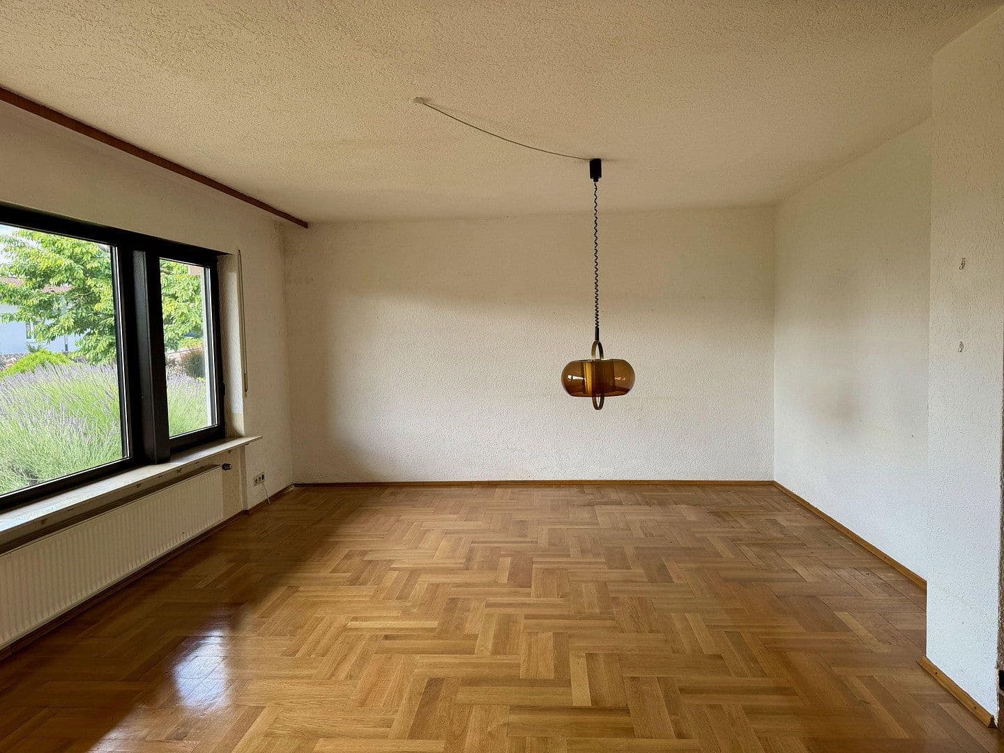 Prodej domu 131 m², pozemek 369 m², Stauferstraße 15, Sinsheim, Bádensko-Württembersko Prodej domu 131 m², pozemek 369 m², Stauferstraße 15, Sinsheim, Bádensko-Württembersko