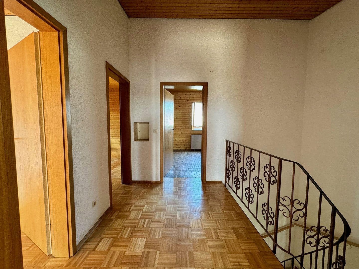 Prodej domu 131 m², pozemek 369 m², Stauferstraße 15, Sinsheim, Bádensko-Württembersko Prodej domu 131 m², pozemek 369 m², Stauferstraße 15, Sinsheim, Bádensko-Württembersko