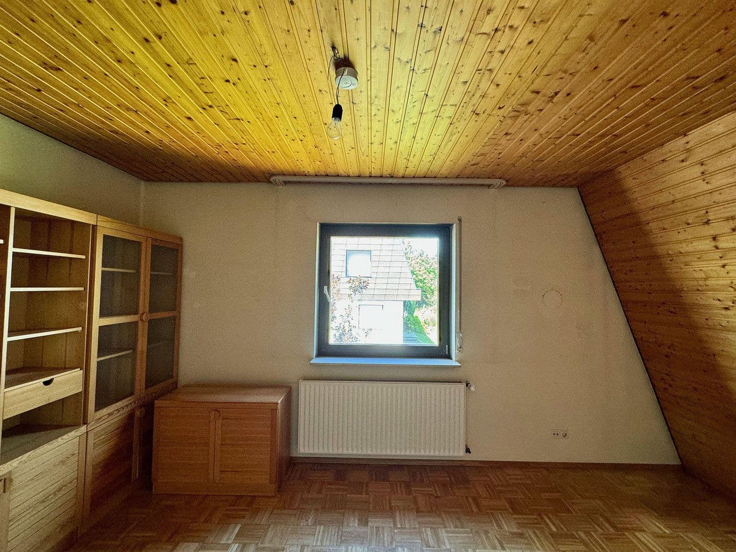 Prodej domu 131 m², pozemek 369 m², Stauferstraße 15, Sinsheim, Bádensko-Württembersko Prodej domu 131 m², pozemek 369 m², Stauferstraße 15, Sinsheim, Bádensko-Württembersko