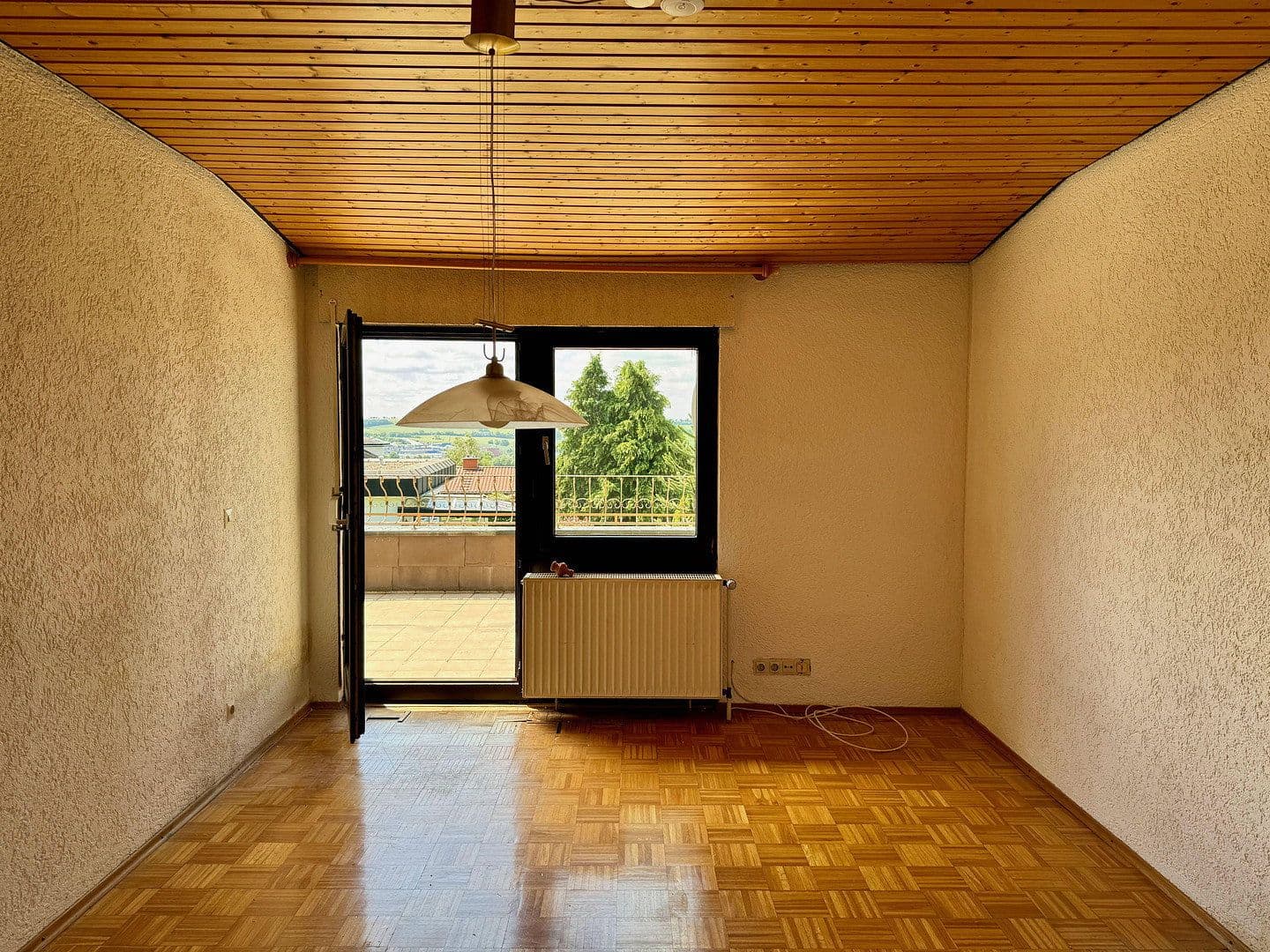 Prodej domu 131 m², pozemek 369 m², Stauferstraße 15, Sinsheim, Bádensko-Württembersko Prodej domu 131 m², pozemek 369 m², Stauferstraße 15, Sinsheim, Bádensko-Württembersko