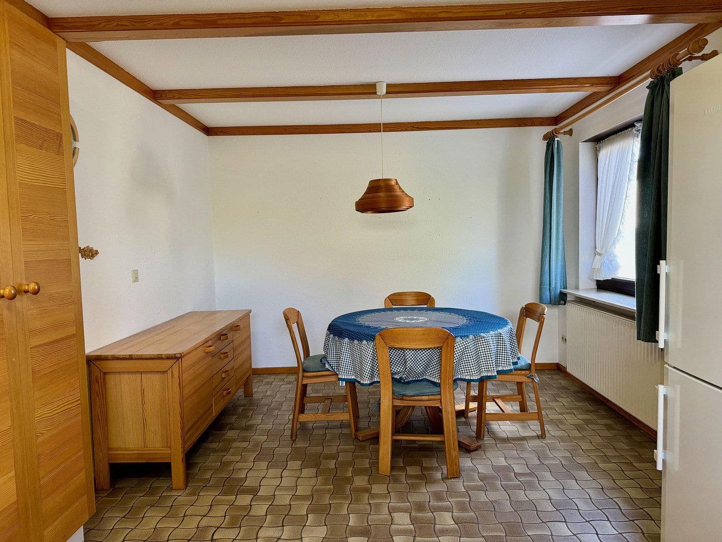 Prodej domu 131 m², pozemek 369 m², Stauferstraße 15, Sinsheim, Bádensko-Württembersko Prodej domu 131 m², pozemek 369 m², Stauferstraße 15, Sinsheim, Bádensko-Württembersko