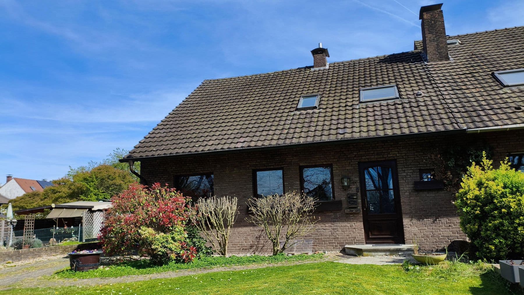 Prodej domu 175 m², pozemek 906 m², Duisburg, Severní Porýní-Vestfálsko Prodej domu 175 m², pozemek 906 m², Duisburg, Severní Porýní-Vestfálsko