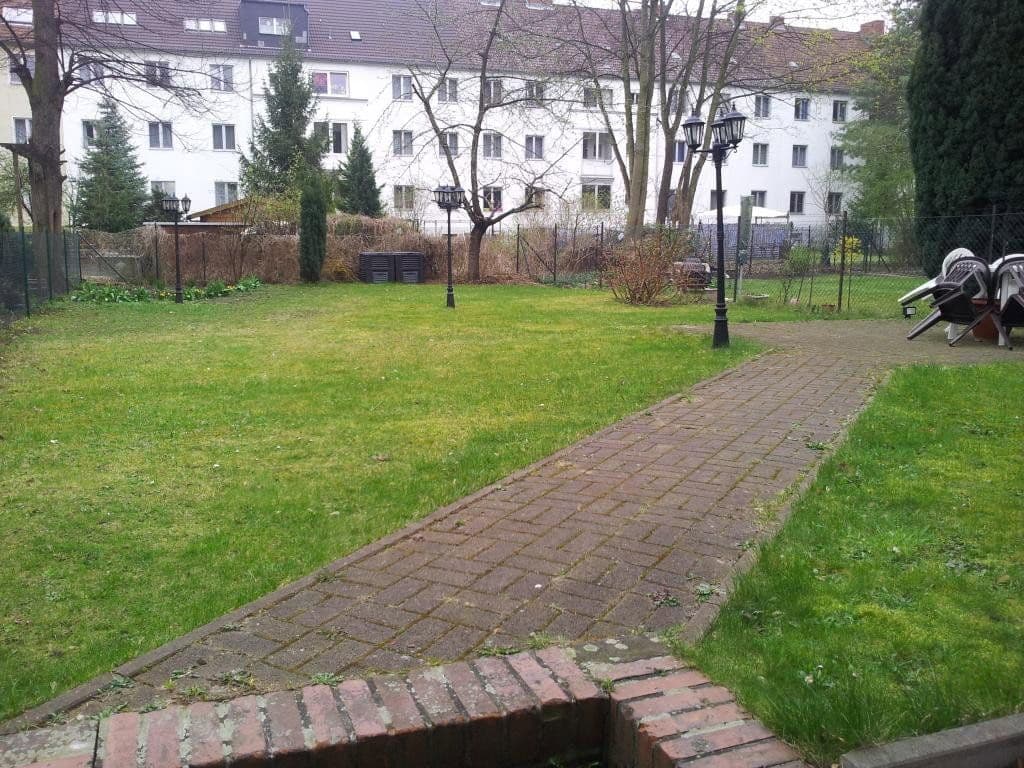 Prodej domu 460 m², pozemek 565 m², Aroser Allee 102, Berlin, Berlín Prodej domu 460 m², pozemek 565 m², Aroser Allee 102, Berlin, Berlín