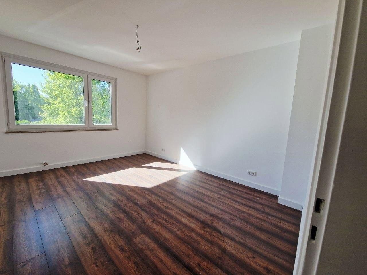 Pronájem bytu 3+1 62 m², Düsseldorf, Severní Porýní-Vestfálsko Pronájem bytu 3+1 62 m², Düsseldorf, Severní Porýní-Vestfálsko