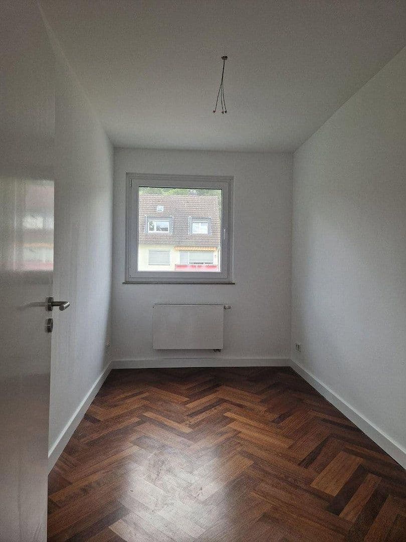 Pronájem bytu 3+1 62 m², Düsseldorf, Severní Porýní-Vestfálsko Pronájem bytu 3+1 62 m², Düsseldorf, Severní Porýní-Vestfálsko