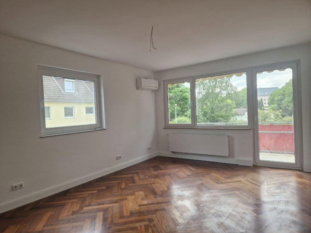 Pronájem bytu 3+1 62 m², Düsseldorf, Severní Porýní-Vestfálsko Pronájem bytu 3+1 62 m², Düsseldorf, Severní Porýní-Vestfálsko