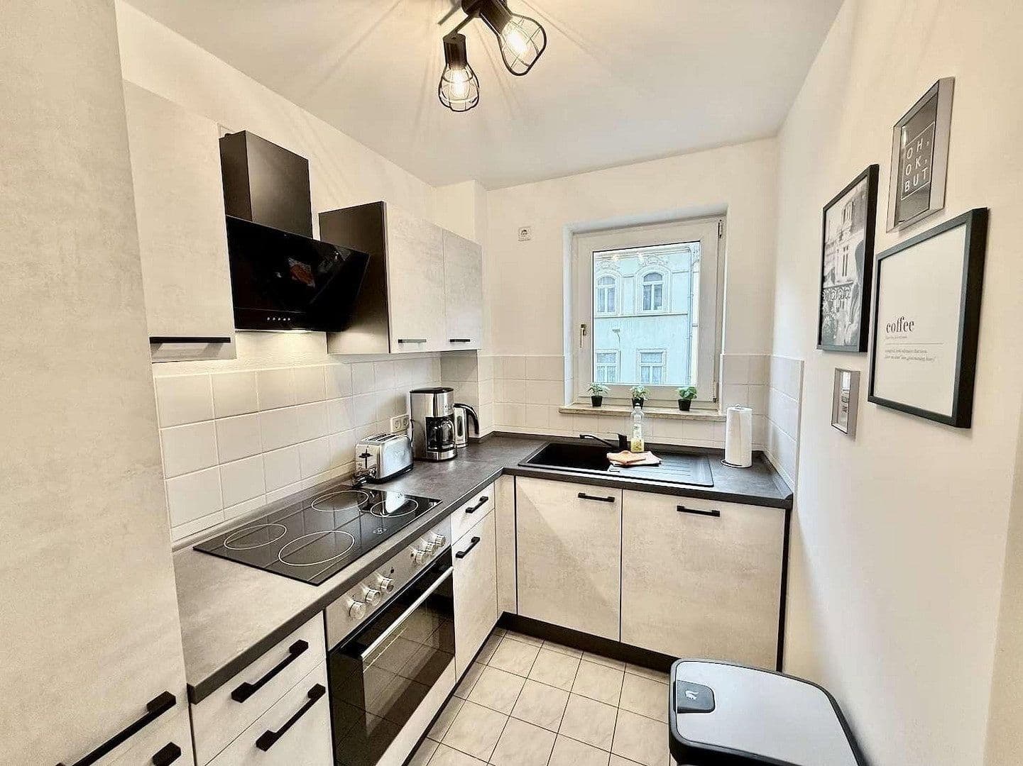 Pronájem bytu 2+1 49 m², Stuttgart, Bádensko-Württembersko Pronájem bytu 2+1 49 m², Stuttgart, Bádensko-Württembersko