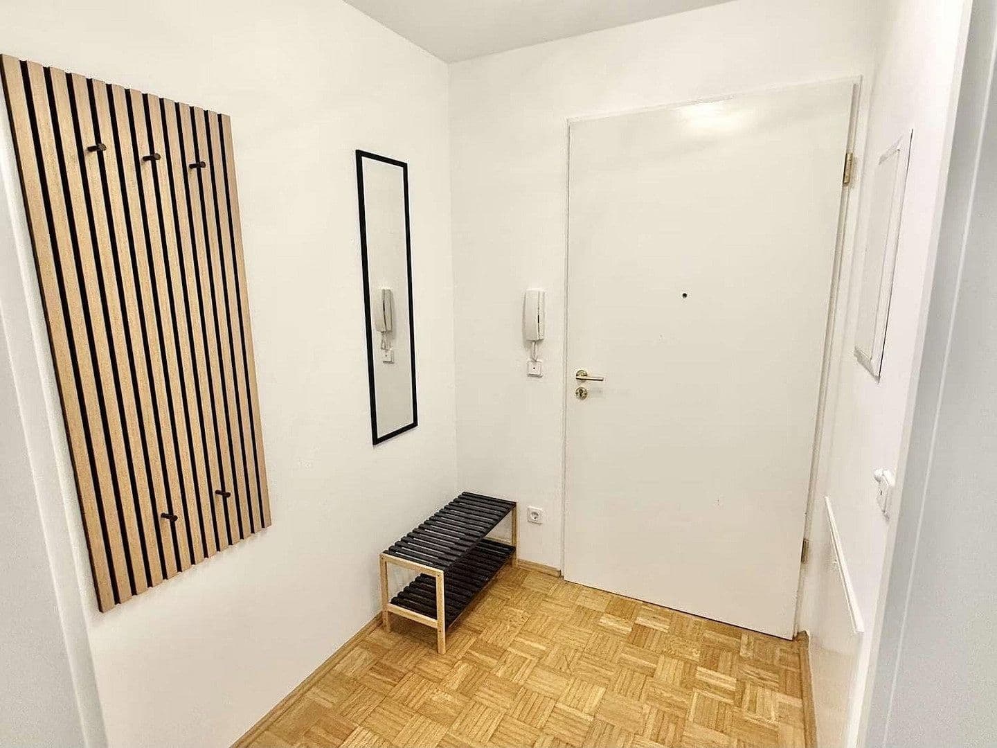 Pronájem bytu 2+1 49 m², Stuttgart, Bádensko-Württembersko Pronájem bytu 2+1 49 m², Stuttgart, Bádensko-Württembersko