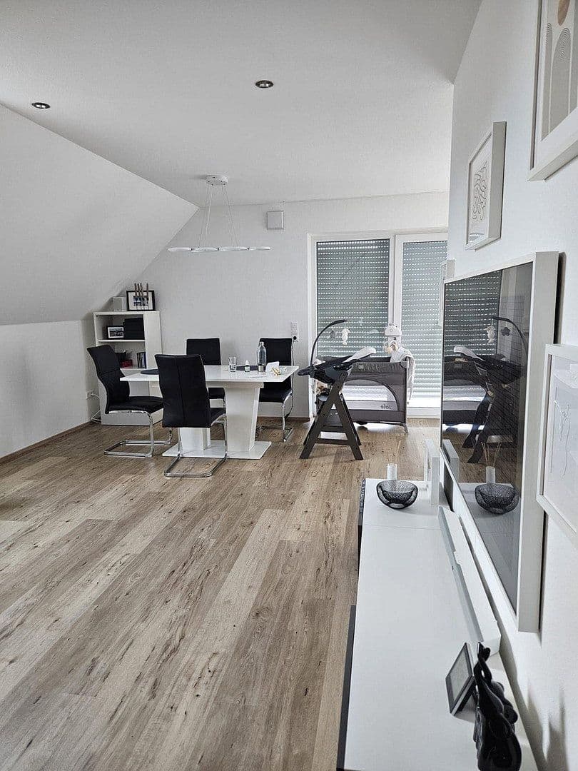 Pronájem bytu 5+1 107 m², Allmendingen, Bádensko-Württembersko Pronájem bytu 5+1 107 m², Allmendingen, Bádensko-Württembersko