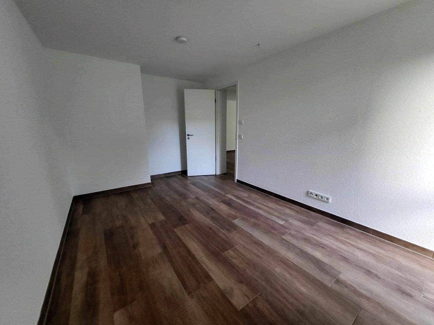 Pronájem bytu 3+1 75 m², Friedrichstraße 25c, Hanau, Hessen Pronájem bytu 3+1 75 m², Friedrichstraße 25c, Hanau, Hessen