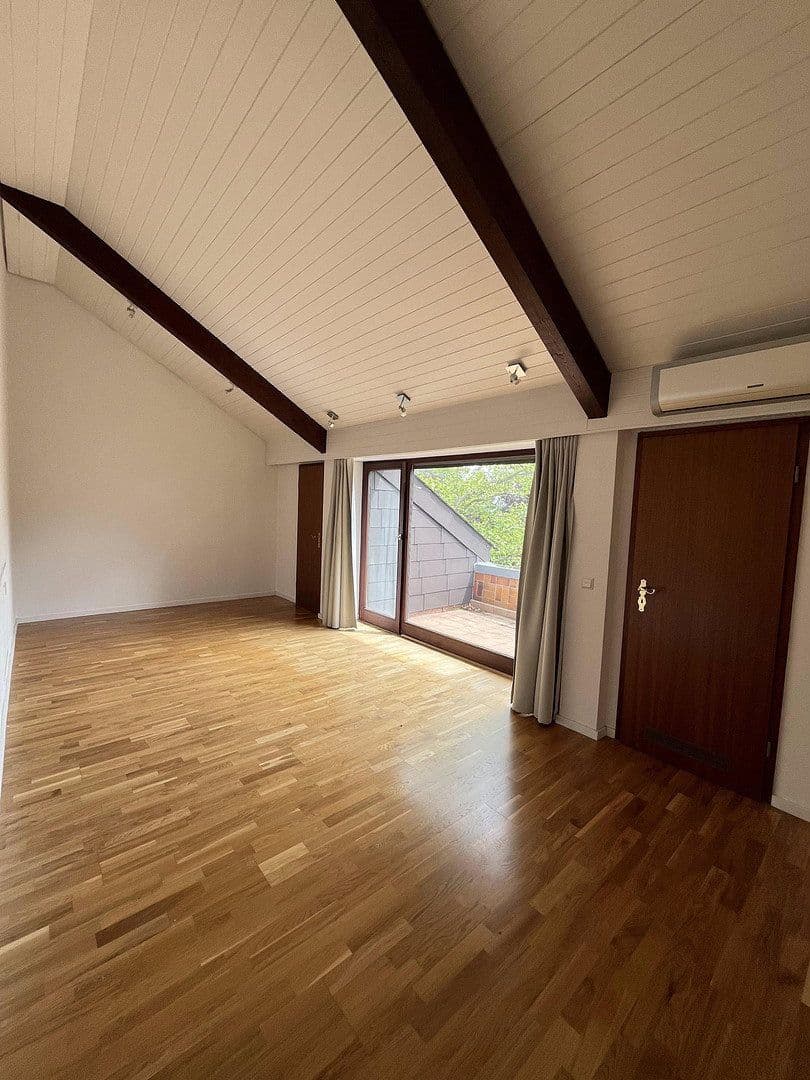 Pronájem domu 198 m², pozemek 816 m², Am Bismarckturm 64, Stuttgart, Bádensko-Württembersko Pronájem domu 198 m², pozemek 816 m², Am Bismarckturm 64, Stuttgart, Bádensko-Württembersko