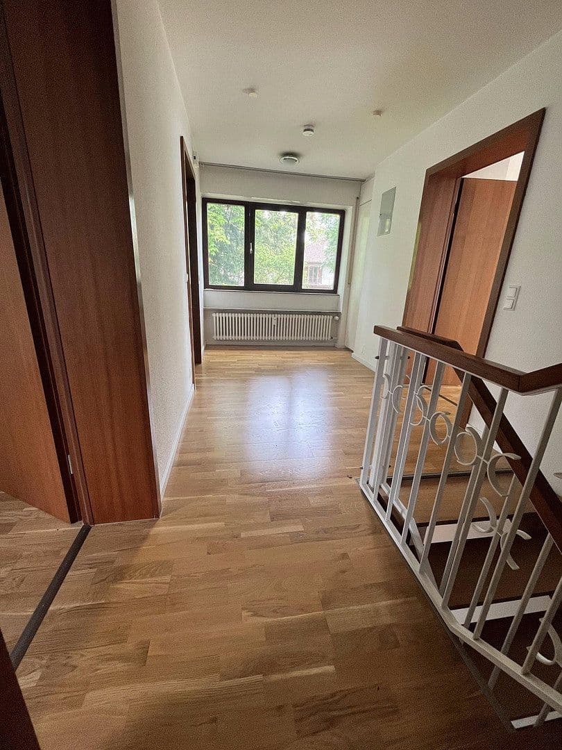 Pronájem domu 198 m², pozemek 816 m², Am Bismarckturm 64, Stuttgart, Bádensko-Württembersko Pronájem domu 198 m², pozemek 816 m², Am Bismarckturm 64, Stuttgart, Bádensko-Württembersko