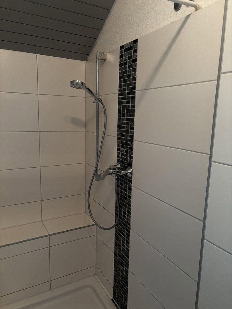Pronájem domu 198 m², pozemek 816 m², Am Bismarckturm 64, Stuttgart, Bádensko-Württembersko Pronájem domu 198 m², pozemek 816 m², Am Bismarckturm 64, Stuttgart, Bádensko-Württembersko