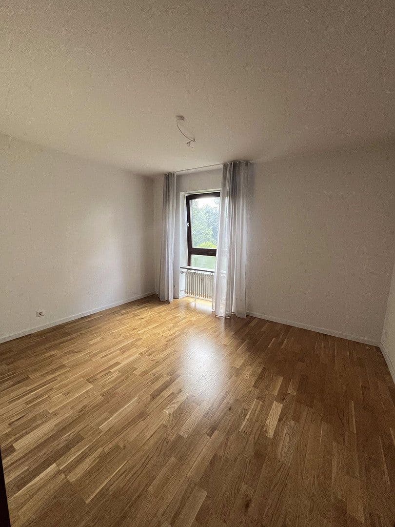 Pronájem domu 198 m², pozemek 816 m², Am Bismarckturm 64, Stuttgart, Bádensko-Württembersko Pronájem domu 198 m², pozemek 816 m², Am Bismarckturm 64, Stuttgart, Bádensko-Württembersko