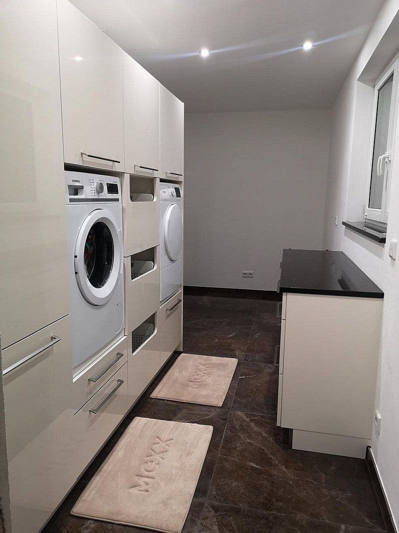 Prodej domu 275 m², pozemek 2.263 m², Simbach, Bavorsko Prodej domu 275 m², pozemek 2.263 m², Simbach, Bavorsko