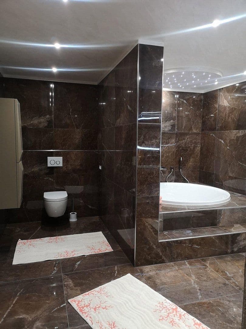 Prodej domu 275 m², pozemek 2.263 m², Simbach, Bavorsko Prodej domu 275 m², pozemek 2.263 m², Simbach, Bavorsko