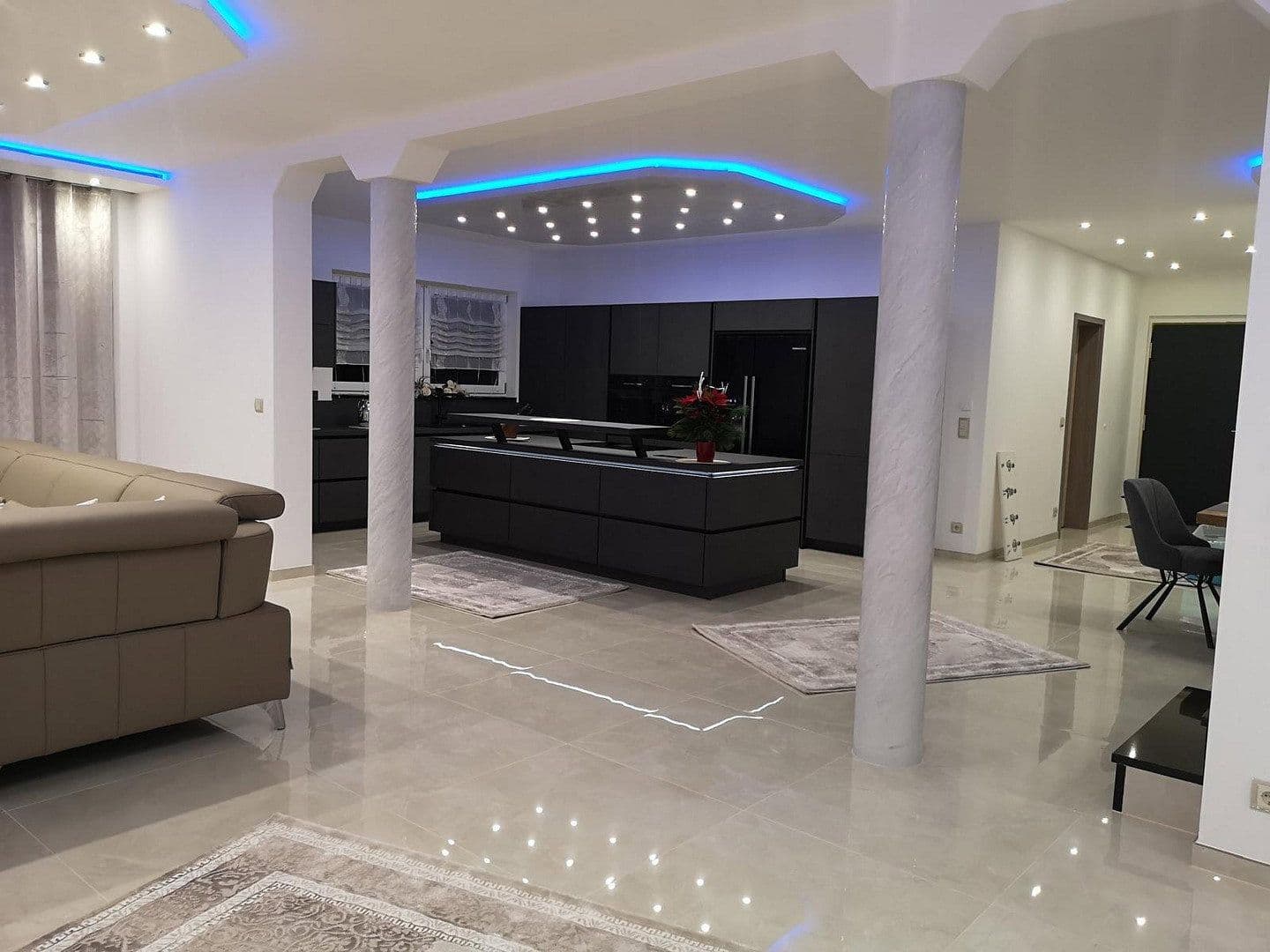 Prodej domu 275 m², pozemek 2.263 m², Simbach, Bavorsko Prodej domu 275 m², pozemek 2.263 m², Simbach, Bavorsko