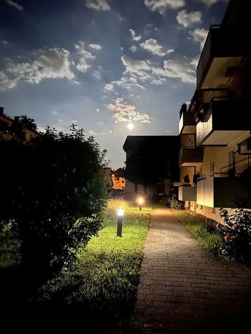 Pronájem bytu 1+1 31 m², Stuttgart, Bádensko-Württembersko Pronájem bytu 1+1 31 m², Stuttgart, Bádensko-Württembersko