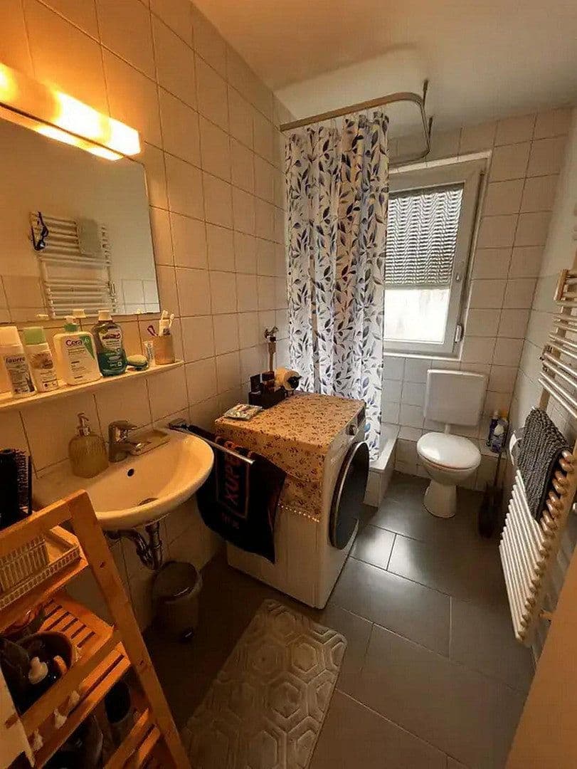 Pronájem bytu 1+1 31 m², Stuttgart, Bádensko-Württembersko Pronájem bytu 1+1 31 m², Stuttgart, Bádensko-Württembersko
