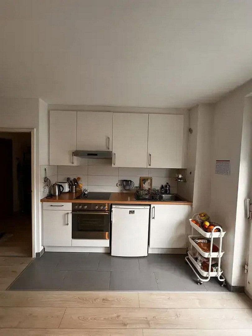 Pronájem bytu 1+1 31 m², Stuttgart, Bádensko-Württembersko Pronájem bytu 1+1 31 m², Stuttgart, Bádensko-Württembersko