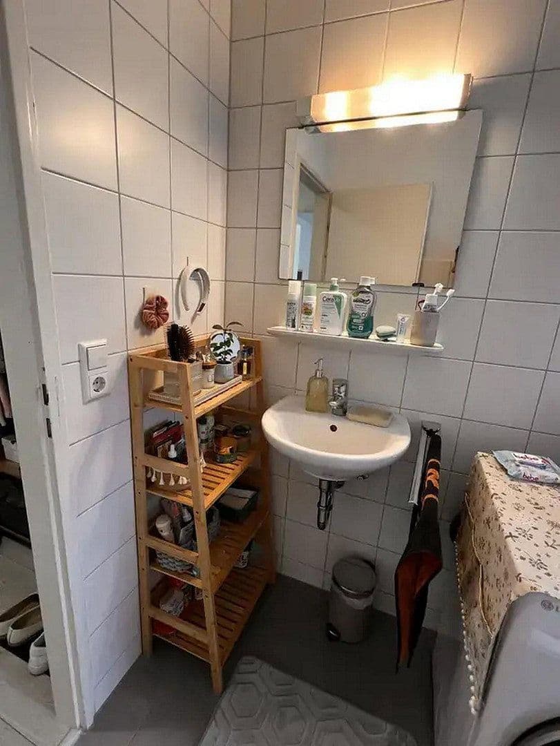 Pronájem bytu 1+1 31 m², Stuttgart, Bádensko-Württembersko Pronájem bytu 1+1 31 m², Stuttgart, Bádensko-Württembersko