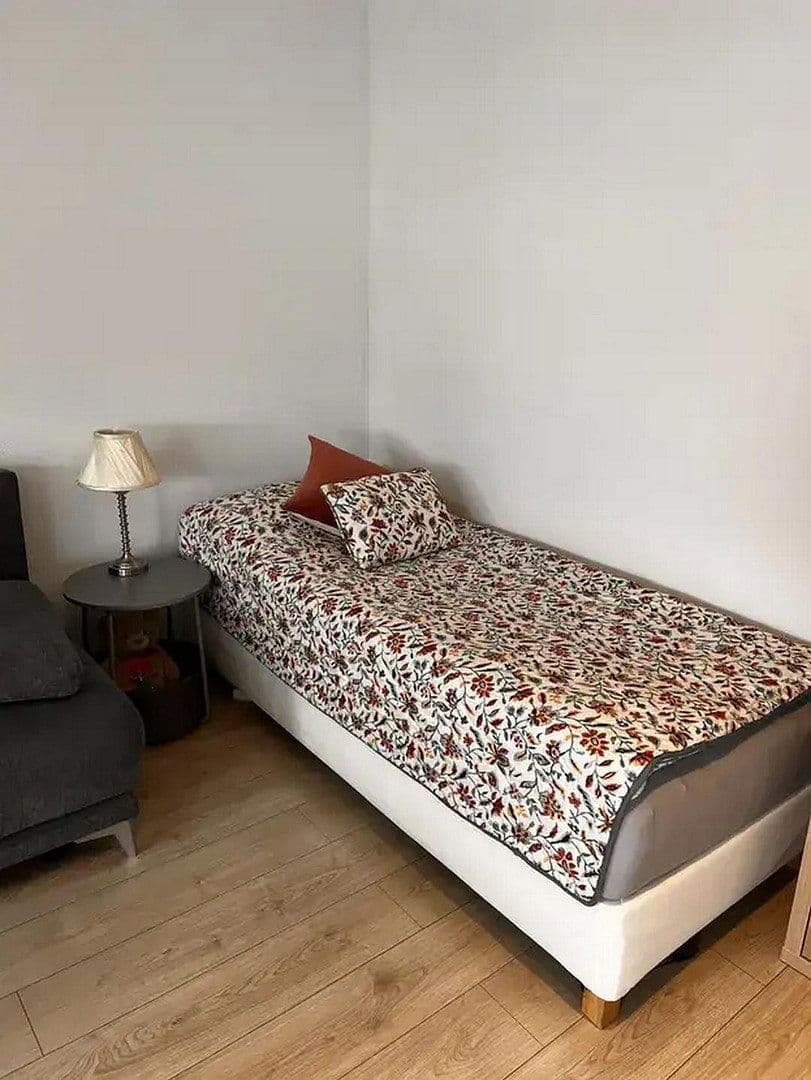 Pronájem bytu 1+1 31 m², Stuttgart, Bádensko-Württembersko Pronájem bytu 1+1 31 m², Stuttgart, Bádensko-Württembersko