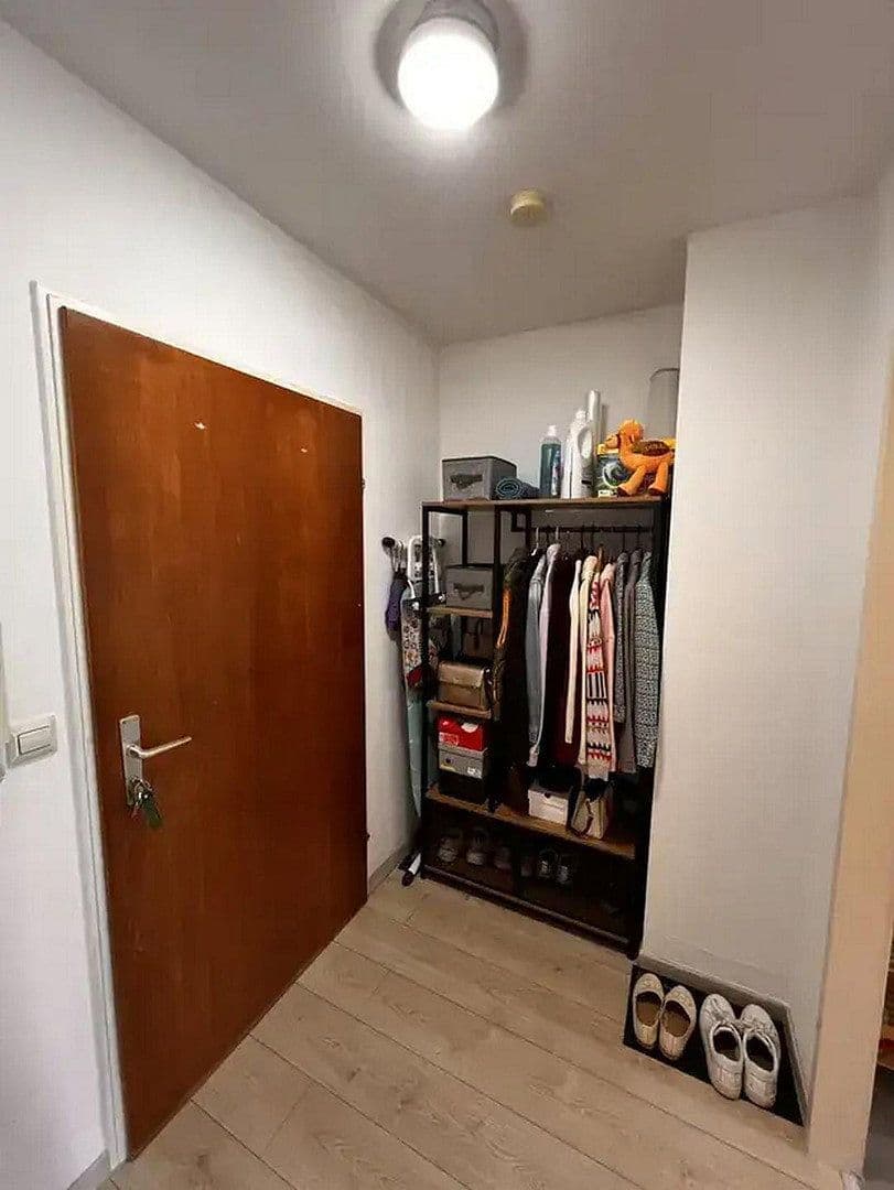 Pronájem bytu 1+1 31 m², Stuttgart, Bádensko-Württembersko Pronájem bytu 1+1 31 m², Stuttgart, Bádensko-Württembersko