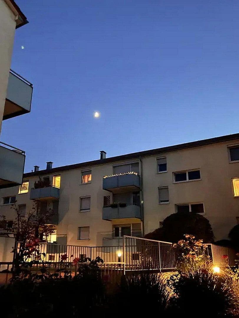 Pronájem bytu 1+1 31 m², Stuttgart, Bádensko-Württembersko Pronájem bytu 1+1 31 m², Stuttgart, Bádensko-Württembersko
