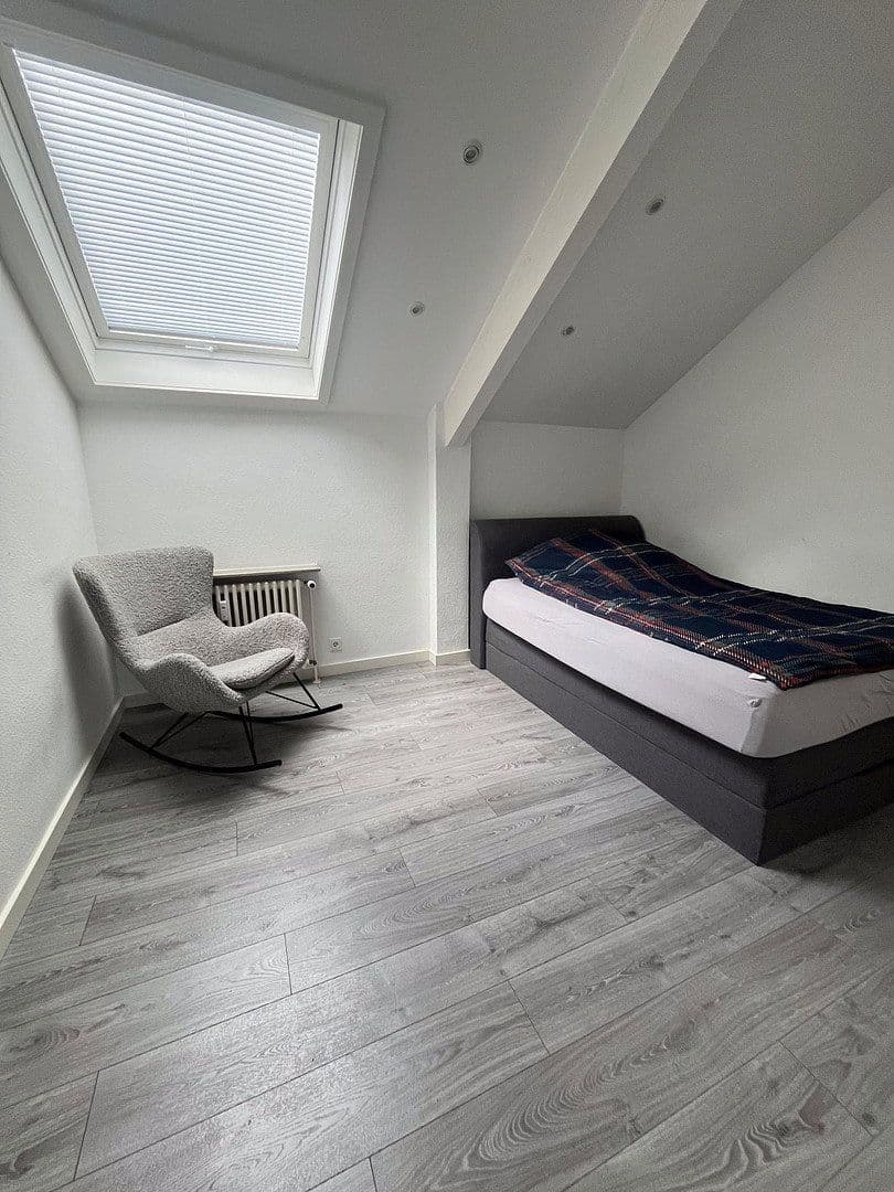 Pronájem domu 183 m², pozemek 762 m², Am Bismarckturm 62, Stuttgart, Bádensko-Württembersko Pronájem domu 183 m², pozemek 762 m², Am Bismarckturm 62, Stuttgart, Bádensko-Württembersko