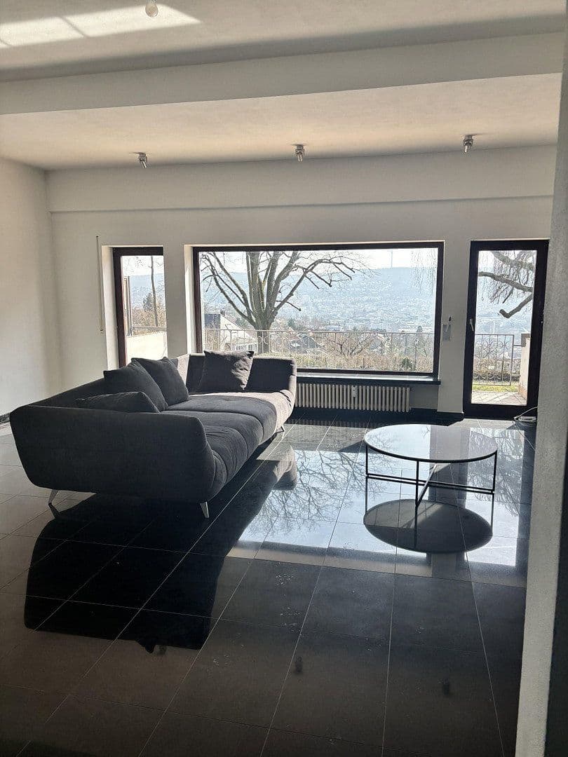 Pronájem domu 183 m², pozemek 762 m², Am Bismarckturm 62, Stuttgart, Bádensko-Württembersko Pronájem domu 183 m², pozemek 762 m², Am Bismarckturm 62, Stuttgart, Bádensko-Württembersko