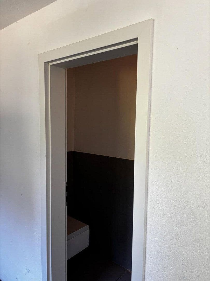 Pronájem domu 183 m², pozemek 762 m², Am Bismarckturm 62, Stuttgart, Bádensko-Württembersko Pronájem domu 183 m², pozemek 762 m², Am Bismarckturm 62, Stuttgart, Bádensko-Württembersko