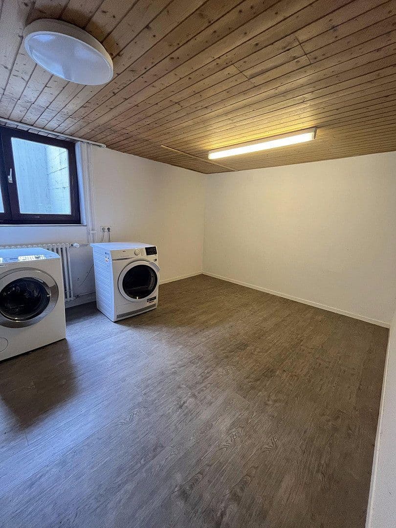Pronájem domu 183 m², pozemek 762 m², Am Bismarckturm 62, Stuttgart, Bádensko-Württembersko Pronájem domu 183 m², pozemek 762 m², Am Bismarckturm 62, Stuttgart, Bádensko-Württembersko