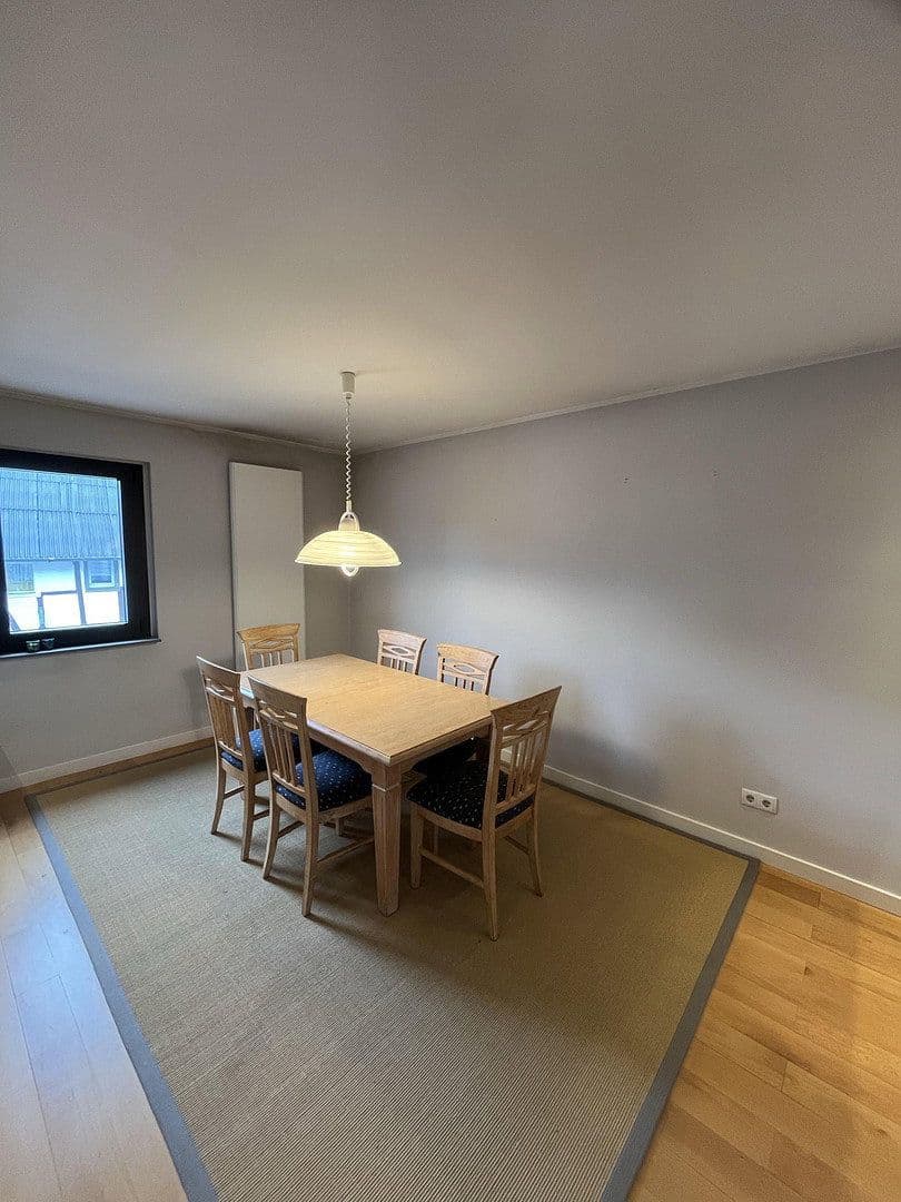 Pronájem bytu 4+1 89 m², Weilerswist, Severní Porýní-Vestfálsko Pronájem bytu 4+1 89 m², Weilerswist, Severní Porýní-Vestfálsko