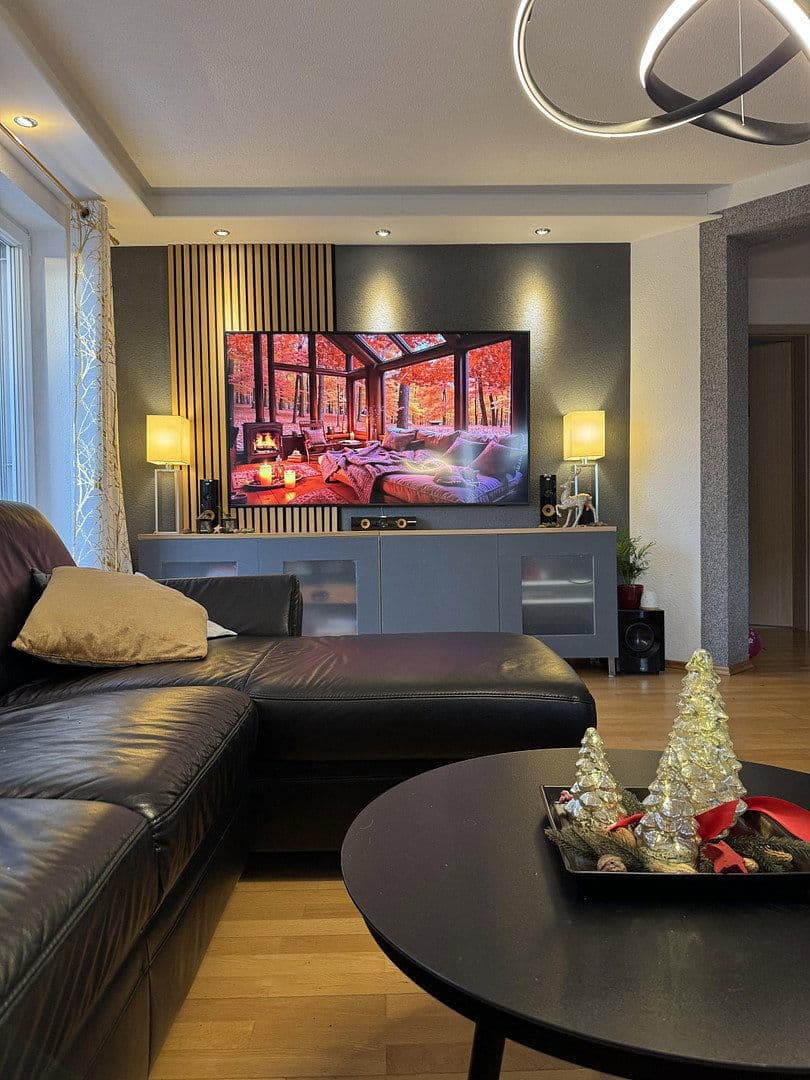 Prodej domu 268 m², pozemek 525 m², Am Erlenbuck 17, Müllheim im Markgräflerland, Bádensko-Württembersko Prodej domu 268 m², pozemek 525 m², Am Erlenbuck 17, Müllheim im Markgräflerland, Bádensko-Württembersko
